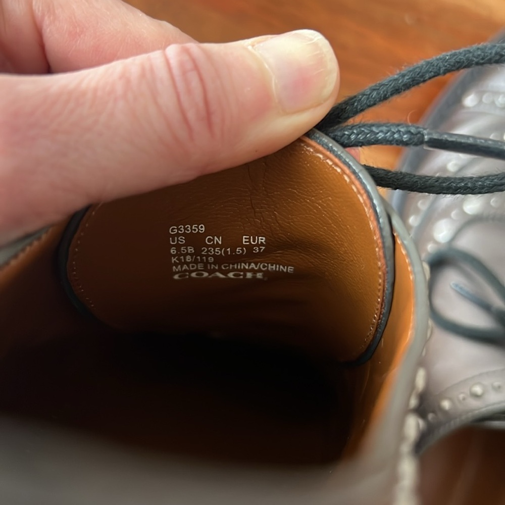 Coach Tegan Leather Oxford With Studs. Size 6.5. - Picture 11 of 13